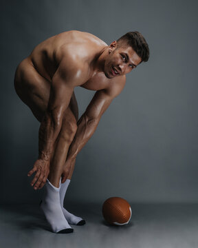 Naked Football Player fasbf e