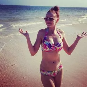 agnes zaragoza recommends lindy booth bikini pic