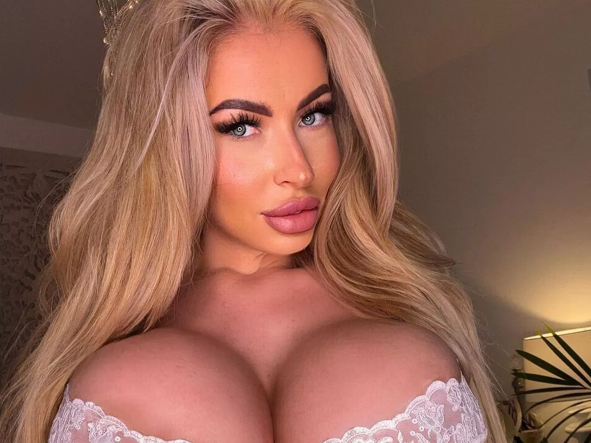 bimbos with big tits