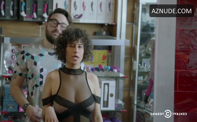 Ilana Glazer Tits porn password chance houck recommends Ilana Glazer Tits