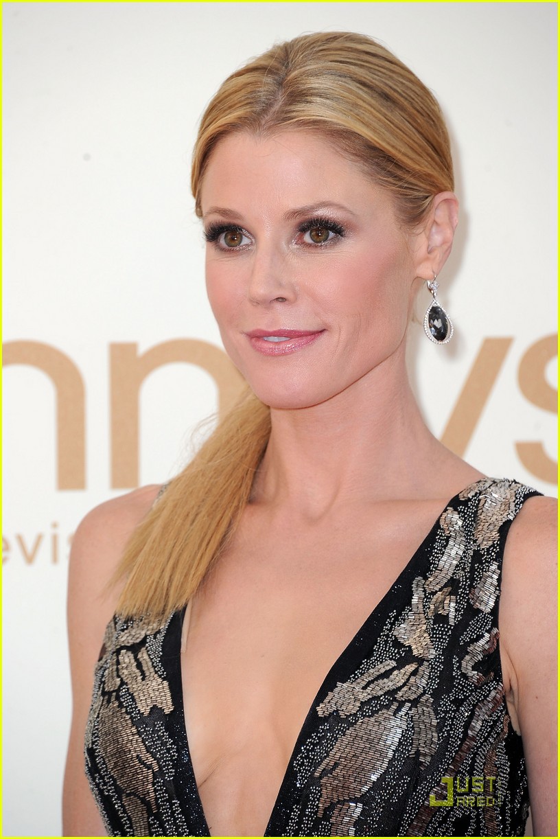 andy thornberry recommends julie bowen legs pic