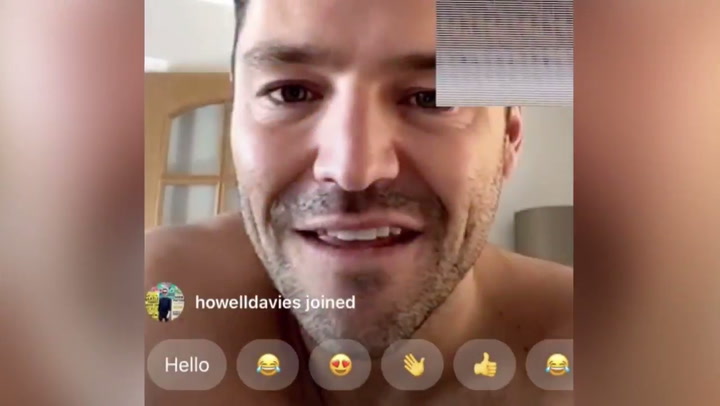 instagram live flashing