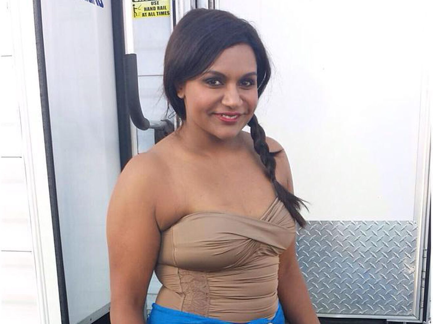 Mindy Kaling Nude anal accident