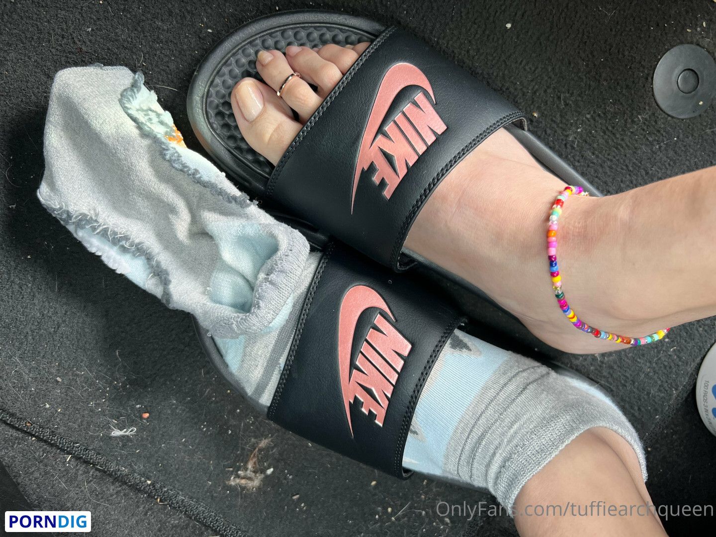 chad simcoe recommends Nike Slides Porn