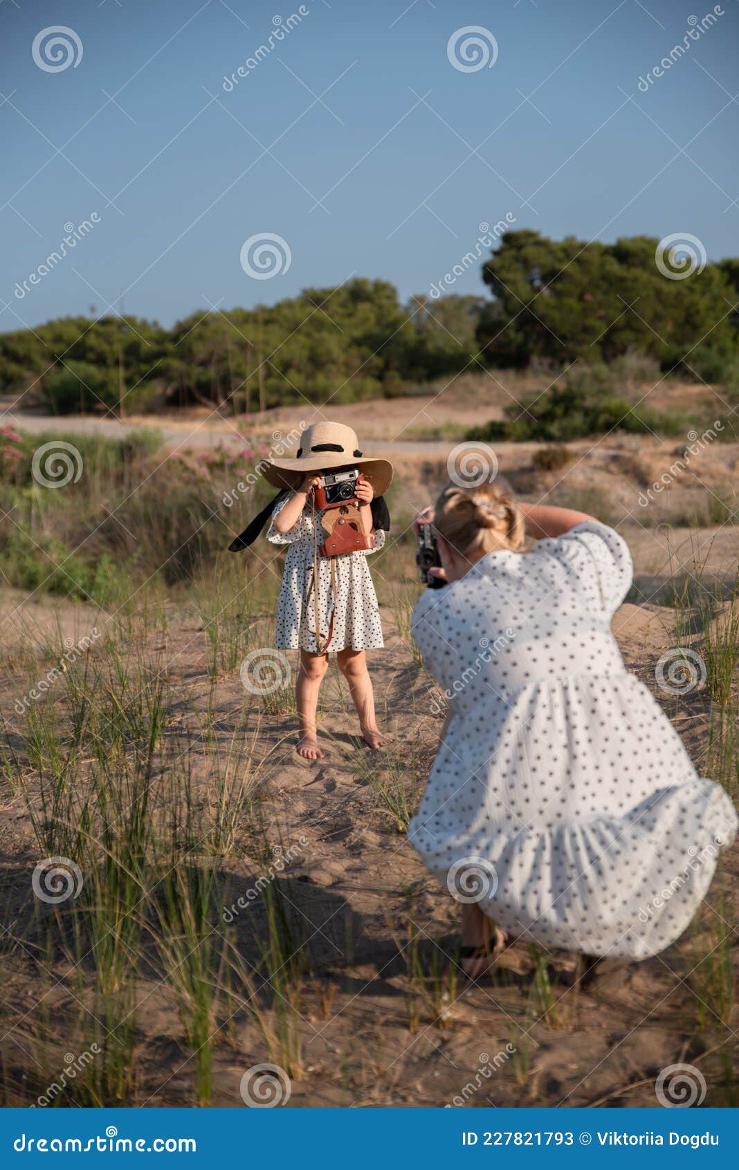nude mom daughter wife pee nude mom daughter