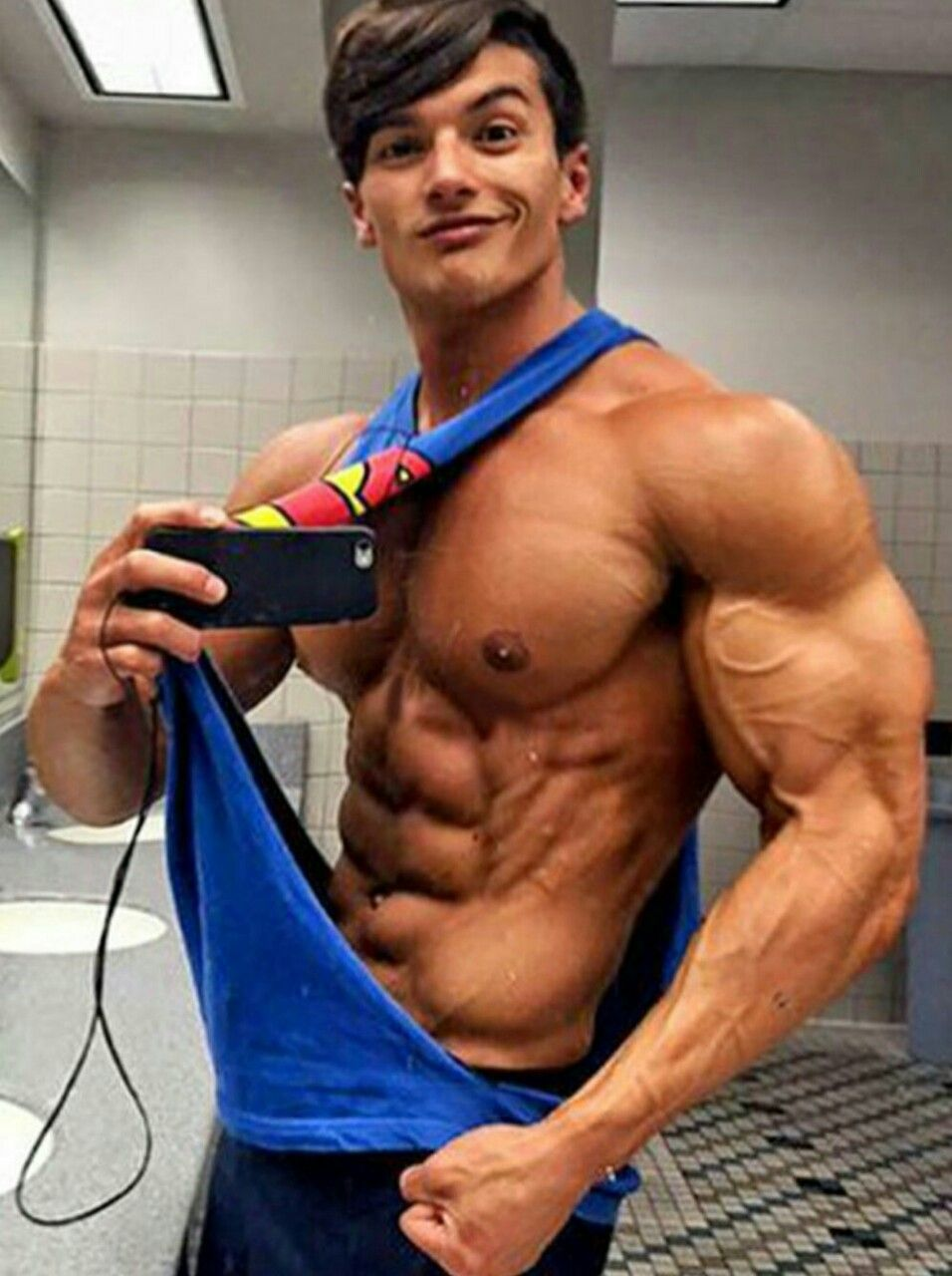 muscle men on cam - lola jean nude new defloration videos