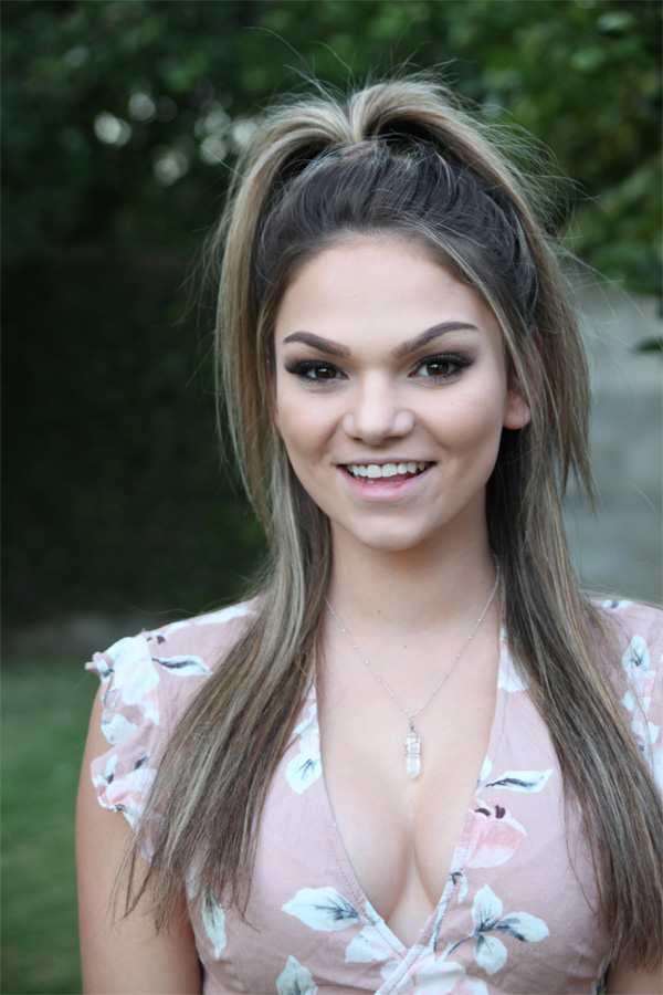 balazs cseh recommends Athena Faris Pov