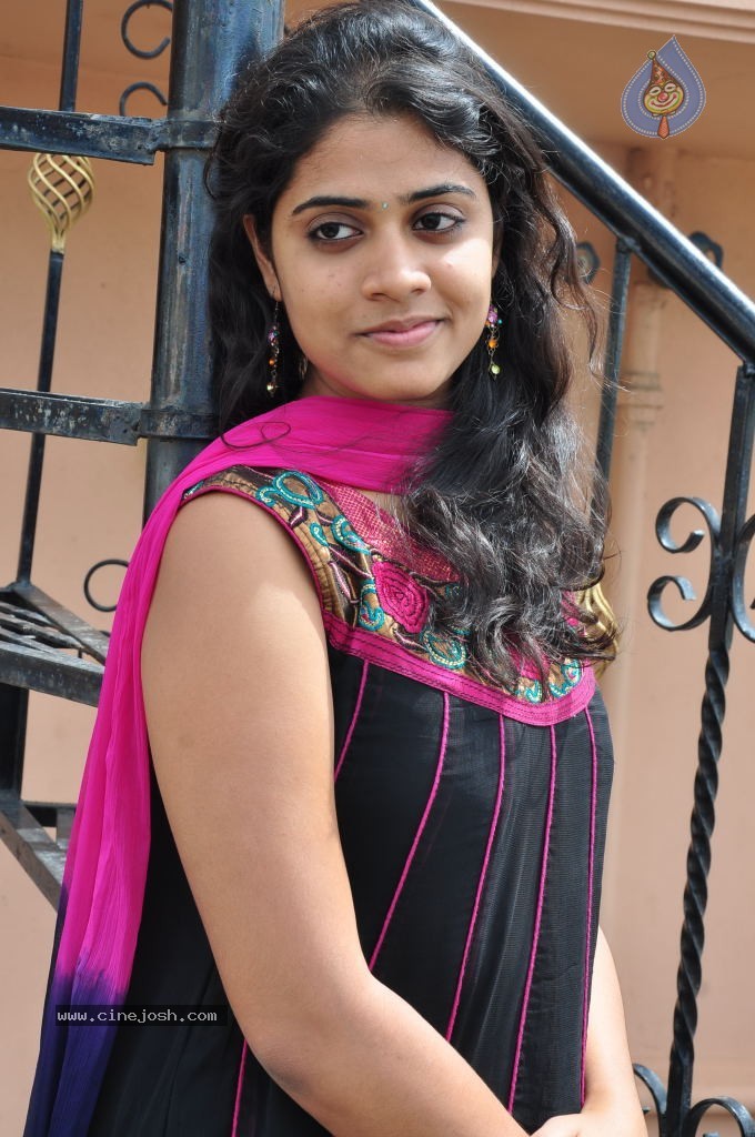 Best of atif qayyum's gallery lesbian face sitting squirt ctl bee add photo samatha 38
