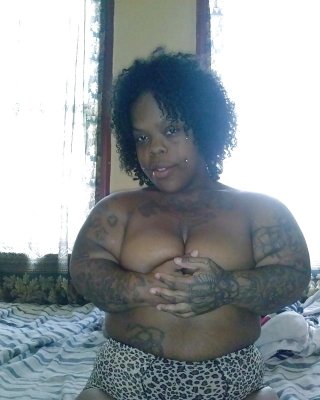 russianfetish astrid celina pearson recommends Black Nude Midgets