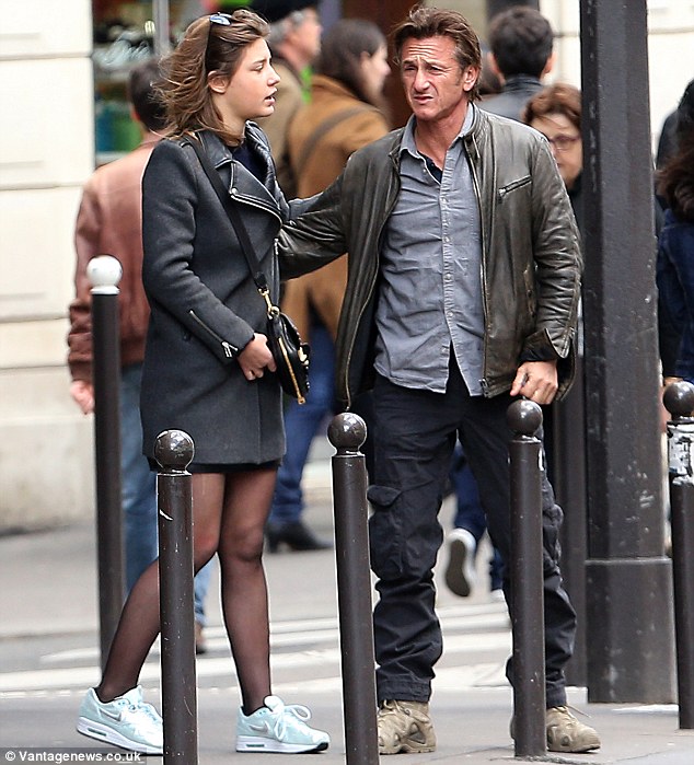 angie lipps add adele exarchopoulos smoking photo