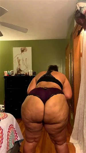 cici yang recommends big booty mom naked calista bell add big booty mom naked photo