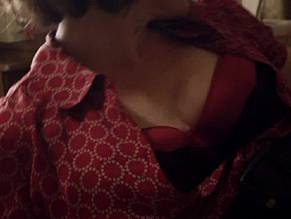 chen xiaolong share joan cusack naked photos