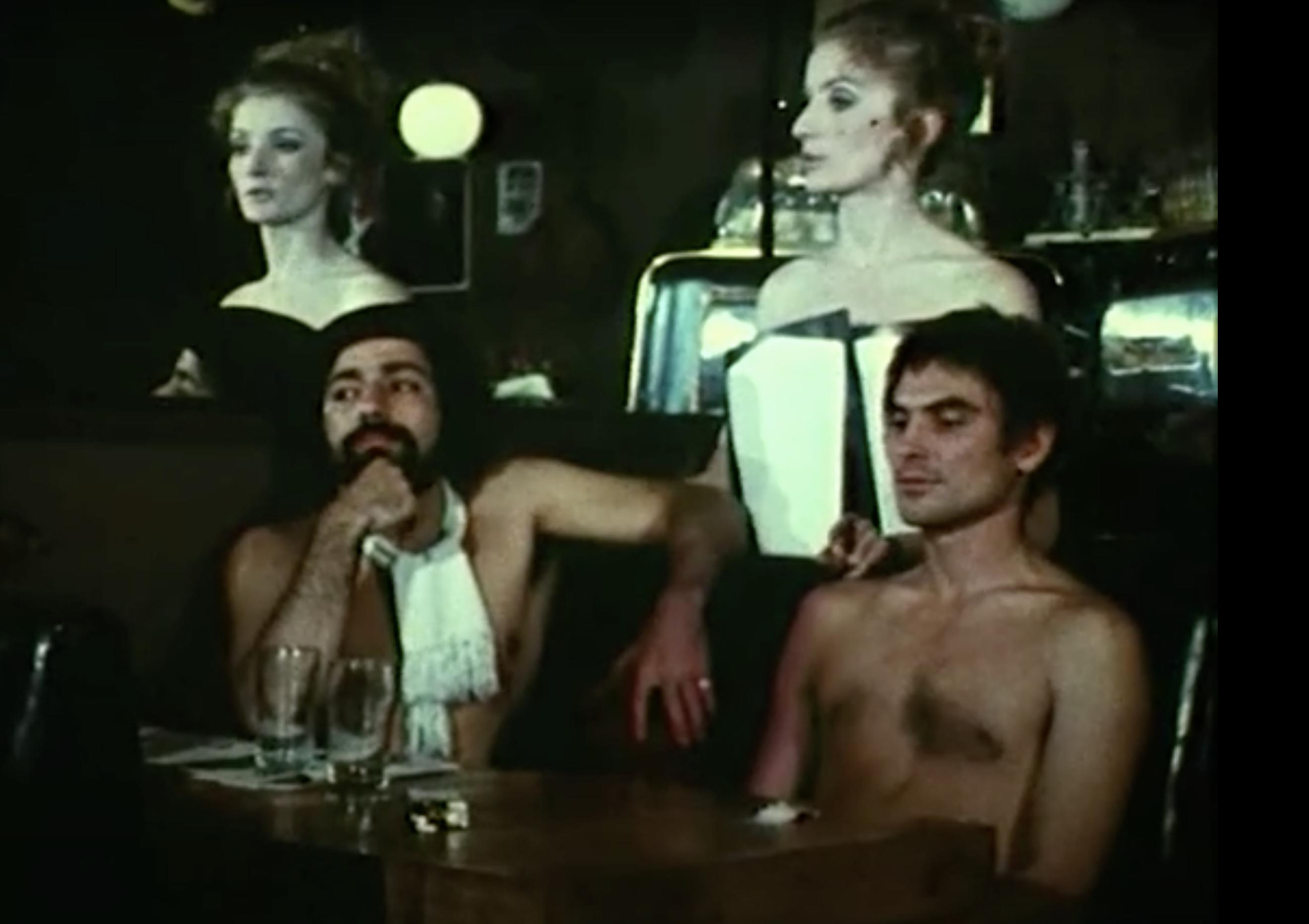 dean gandolfo recommends nude in restaurant pic