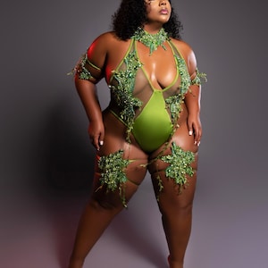 allison braun recommends bbw costume porn pic