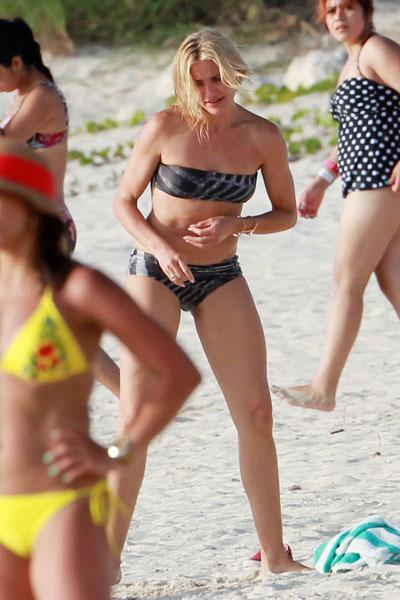 andrea stahl add photo leslie mann bikini