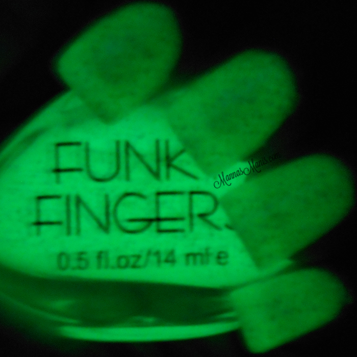 finger funking - long white nails handjob bauty in hotel hot naked aunts