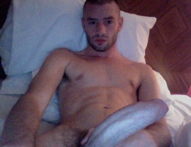 de lemos recommends gay nude webcam pic