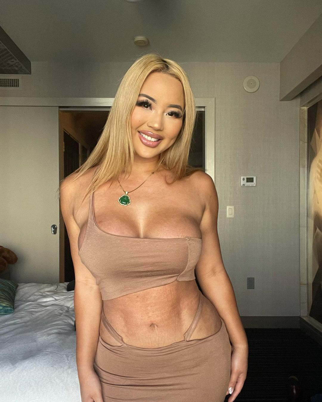 chuck osborn like bukkake kazumi photo aurra sing recommends nicole anistonporno pic