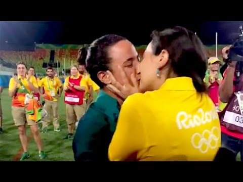 brian bamba recommends lesbian brazilian kiss pic