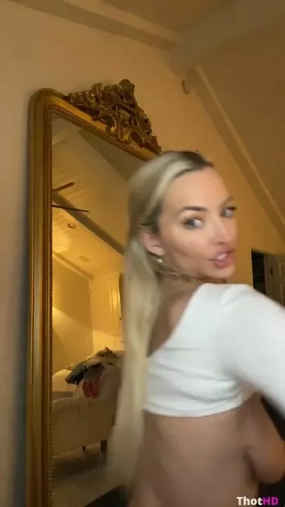 cagla deren recommends lindsey pelas livestream pic