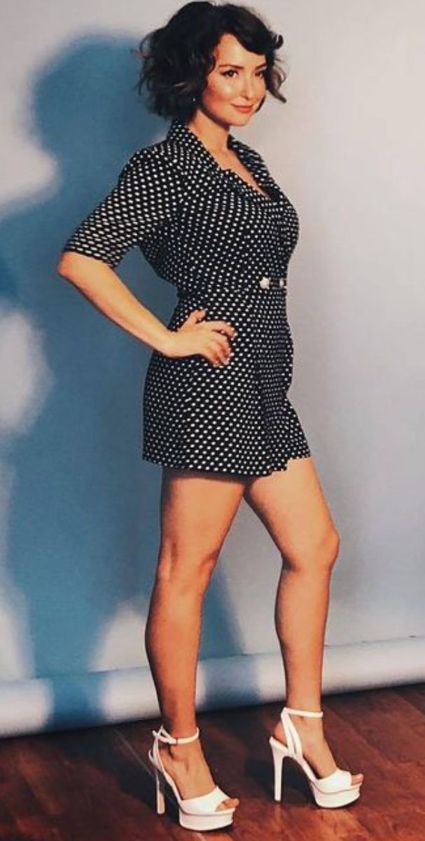 Best of Milana vayntrub legs