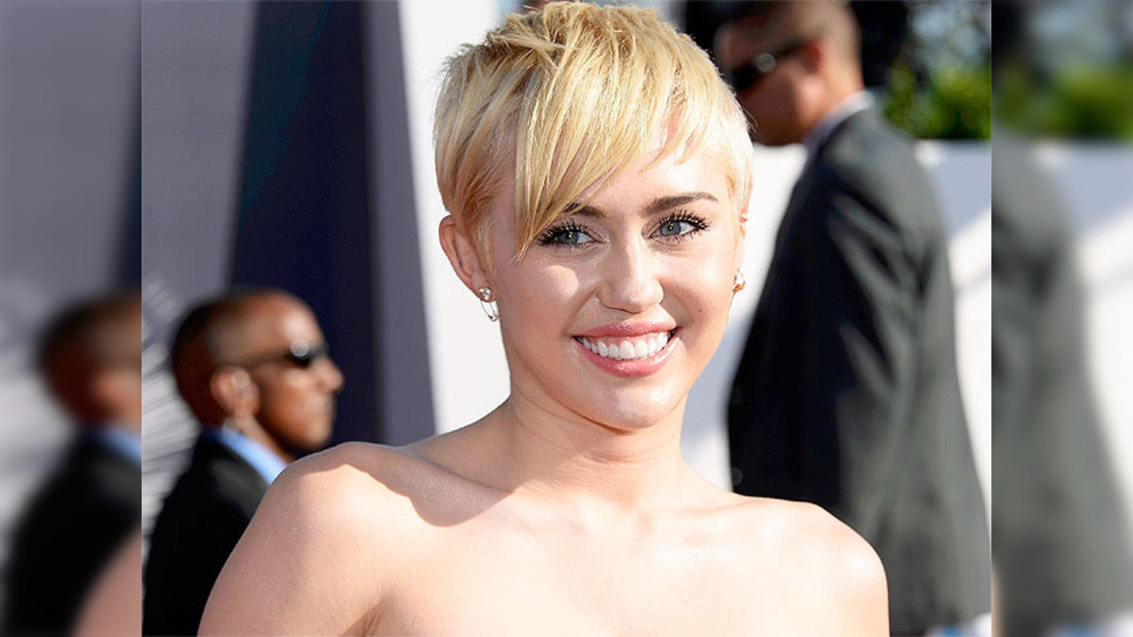 dasie martin recommends miley cyrus pporn pic