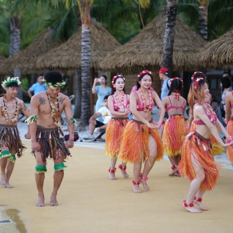 alan robert williams recommends naked hula dancing pic