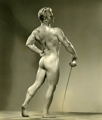 nude gym guys