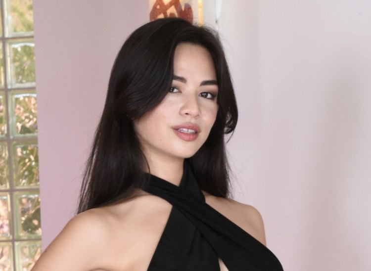 scarlet alexis magic remote - jasmine mendez hypno porn in rome