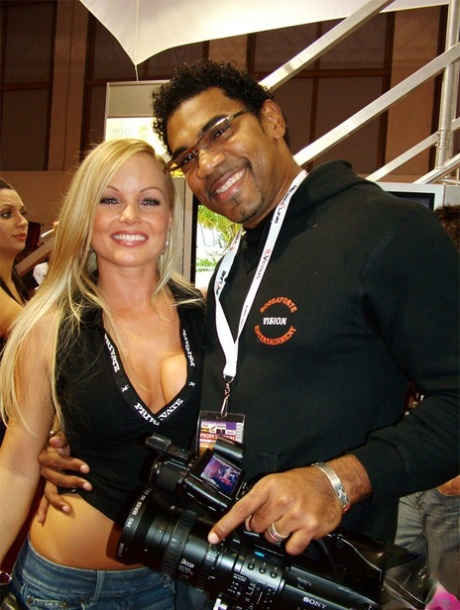 carol solano recommends Silvia Saint Interracial