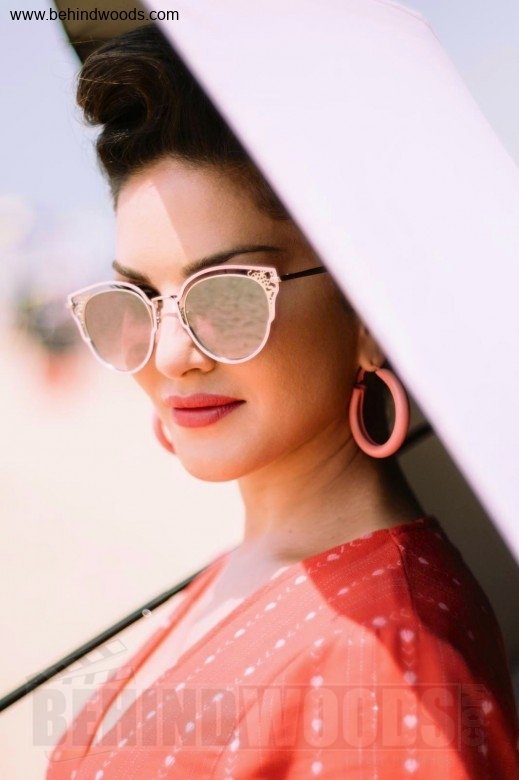 sunny leone glasses